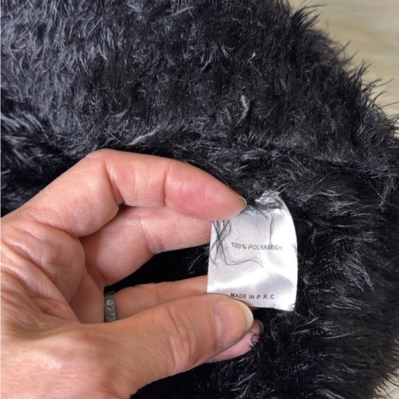 Brandy Melville Black Fuzzy Sweater Medium Cozy Soft EUC - Picture 6 of 6